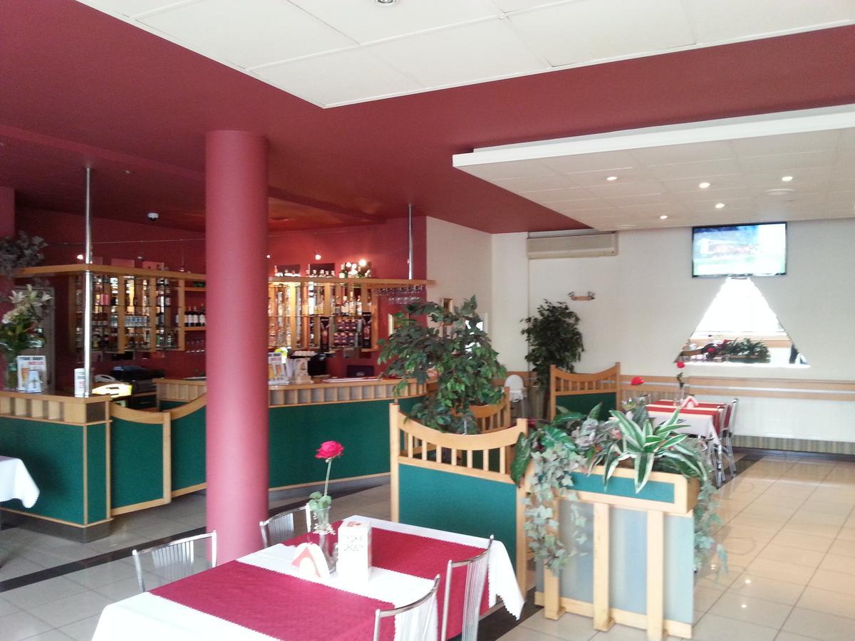 Max Na Terenie Stacji Mol Hotel Radzymin Exterior photo